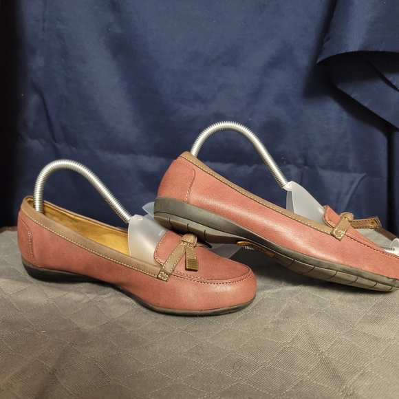 Natural Soul Streetwear Loafers. 7W.  (569) - Picture 2 of 7